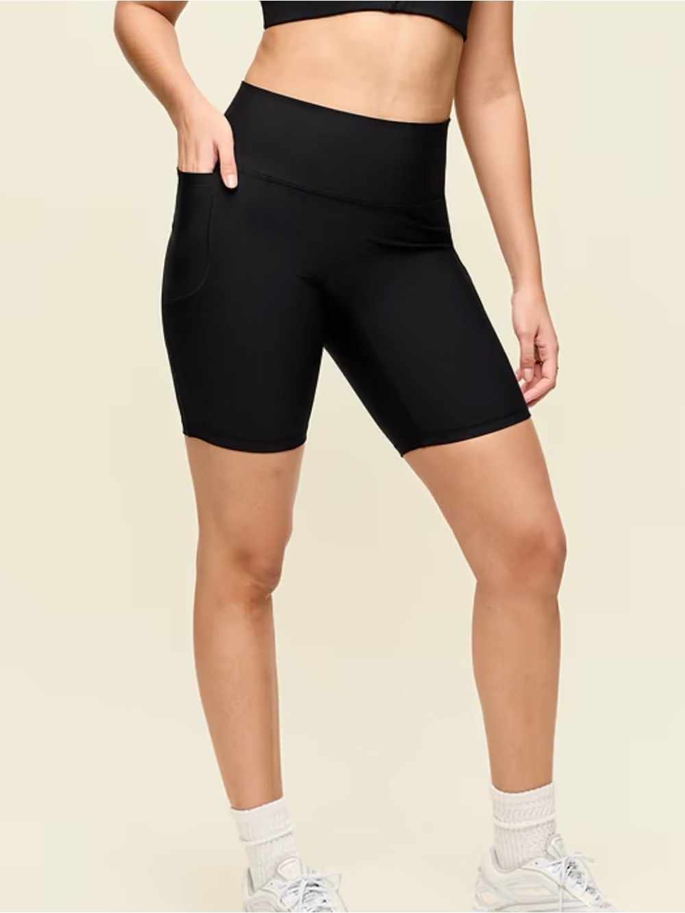 High-Waisted Black Performance Bike Shorts with Side Pockets